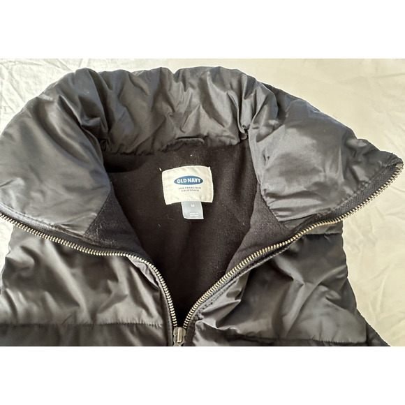 Old Navy Puffer Vest Jacket, Black Size Medium Zip Up Quilted Fleece inside - Picture 9 of 13